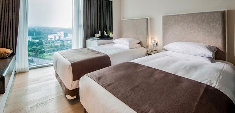 Brown Suites Hotel And Resort Чеджудо Экстерьер фото